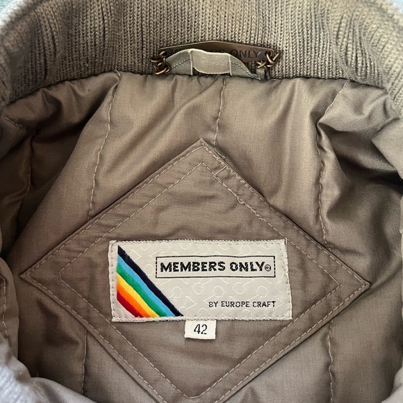 Members only gray, puffy warm jacket - Picture 3 of 7